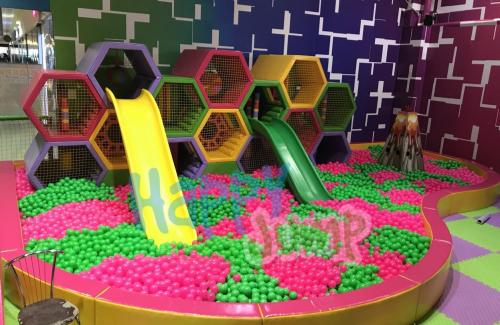 Дитячий лабіринт соти з гірками та басейном №6 (72511)