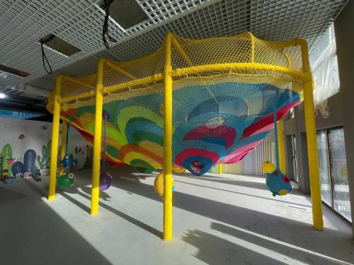 Sky Net Playground вязаный лабиринт