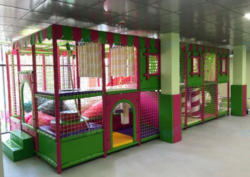 Детский лабиринт 8,4х3,6х2,6м (34522)