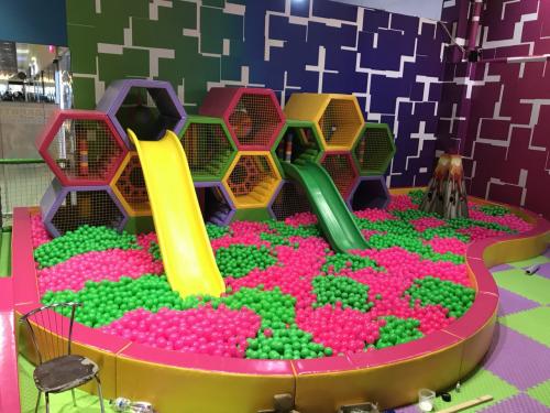 Волнообразный сухой бассейн для шариков (52860)